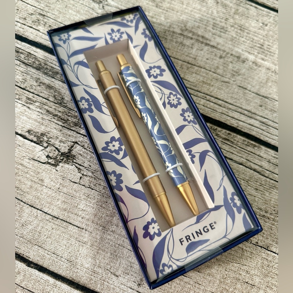 NWT! Elegant set of 2 ballpoint pens in beautiful blue and gold design